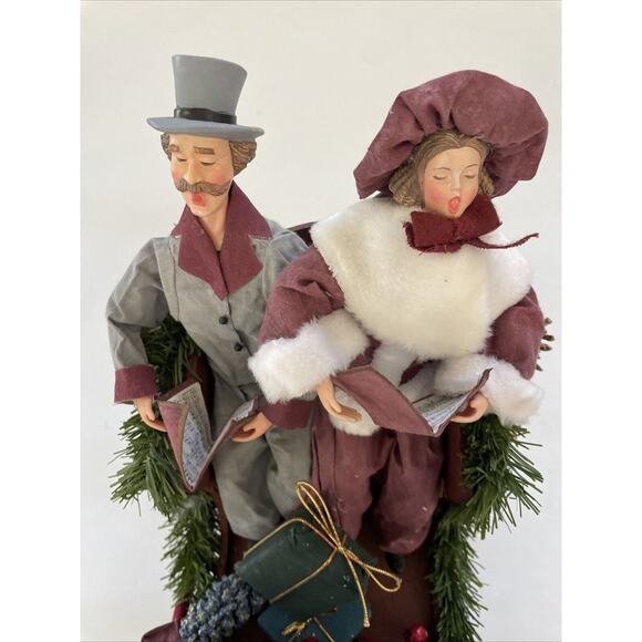 Vintage Mache Christmas Caroling Family in Wagon Carriage Holiday Decor Figurine - Picture 5 of 10